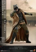 Zack Snyder Justice League TMS038 Batman Knightmare and Superman Black Suit 1/6 - Imagen 20