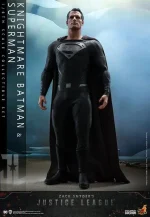Zack Snyder Justice League TMS038 Batman Knightmare and Superman Black Suit 1/6 - Imagen 12