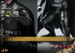 The Flash 2023 MMS712 Batman Modern Suit 1/6th Scale Collectible Figure - Imagen 10