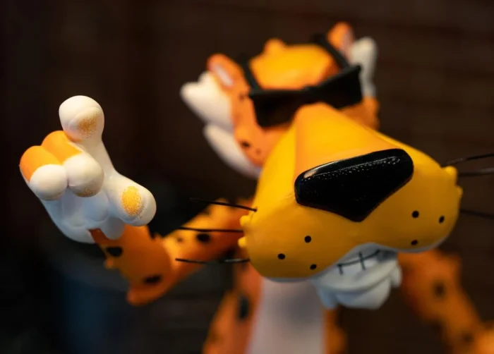 Cheetos Chester Cheetah Action Figure - Imagen 7