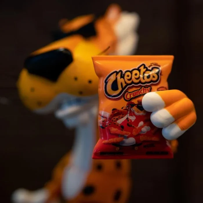 Cheetos Chester Cheetah Action Figure - Imagen 8