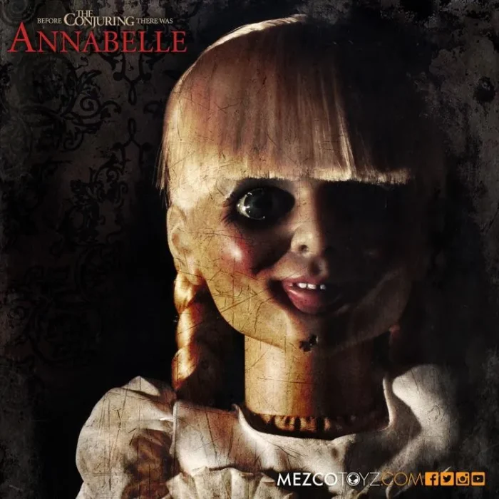 Annabelle 18 Prop Replica Doll - Imagen 3
