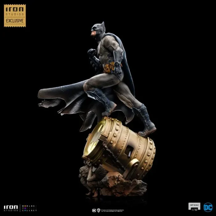 Batman on Bat Signal CCXP Exclusive Limited Edition Statue - Imagen 5