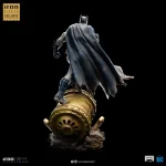 Batman on Bat Signal CCXP Exclusive Limited Edition Statue - Imagen 4