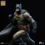 Batman on Bat Signal CCXP Exclusive Limited Edition Statue - Imagen 3