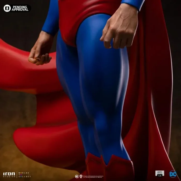 DC Comics Trinity Legacy Replica Superman Limited Edition 1/4 Scale Statue - Imagen 5
