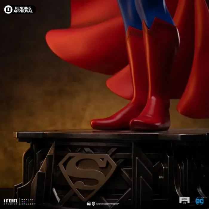 DC Comics Trinity Legacy Replica Superman Limited Edition 1/4 Scale Statue - Imagen 6