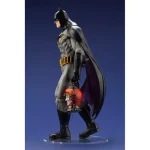 Batman Last Knight on Earth ArtFX Batman Statue - Imagen 10
