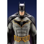 Batman Last Knight on Earth ArtFX Batman Statue - Imagen 2