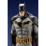 Batman Last Knight on Earth ArtFX Batman Statue - Imagen 5