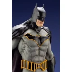 Batman Last Knight on Earth ArtFX Batman Statue - Imagen 4