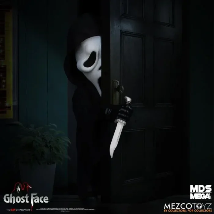 Ghost Face Mezco Designer Series Mega Scale Figure - Imagen 6