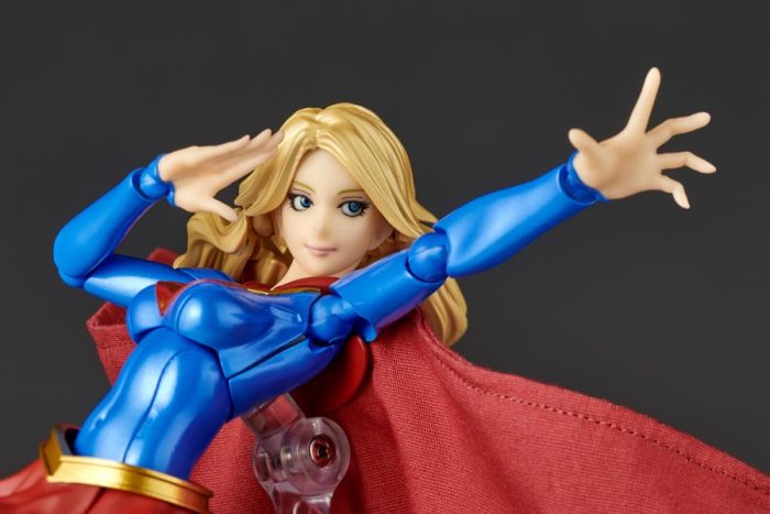 DC Comics Amazing Yamaguchi Revoltech NR032 Supergirl - Imagen 3