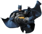 Batman Hush MAFEX No 105 Batman Action Figure - Imagen 9