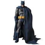 Batman Hush MAFEX No 105 Batman Action Figure - Imagen 4