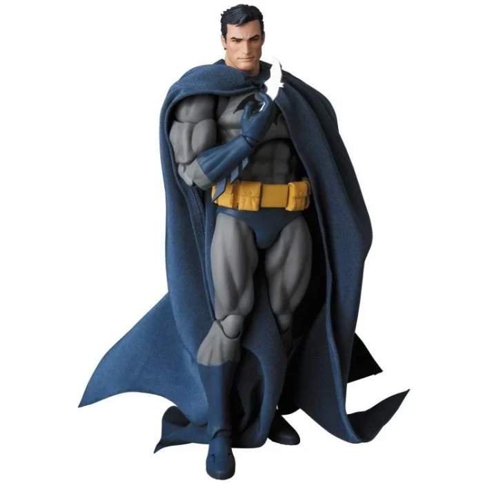 Batman Hush MAFEX No 105 Batman Action Figure - Imagen 7