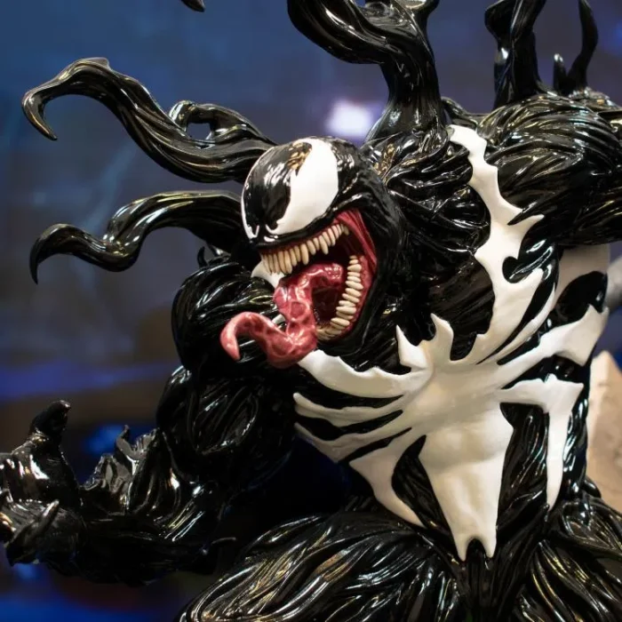 Marvels Spider Man 2 Gallery Venom Diorama - Imagen 4