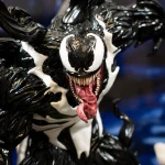 Marvels Spider Man 2 Gallery Venom Diorama - Imagen 10