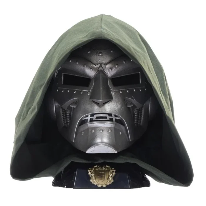 Marvel Legends Doctor Doom Mascara con Capucha - Imagen 21