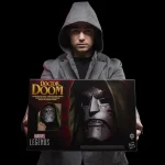 Marvel Legends Doctor Doom Mascara con Capucha - Imagen 20