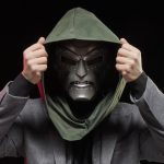 Marvel Legends Doctor Doom Mascara con Capucha - Imagen 2