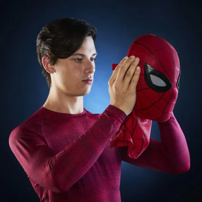 Spider Man Homecoming Marvel Legends Spider Man 1/1 Scale Wearable Electronic Expressive Mask - Imagen 12