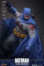 Batman The Dark Knight Returns Batman Battle Damaged Version 1/6 - Imagen 4
