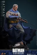 Batman The Dark Knight Returns Batman Battle Damaged Version 1/6 - Imagen 3