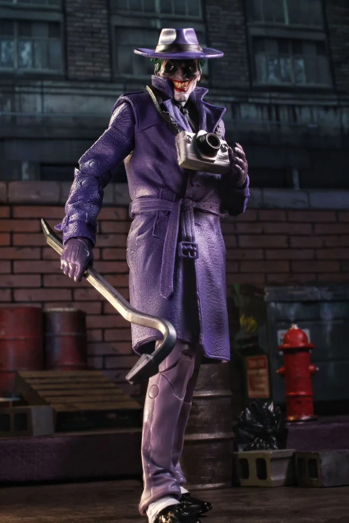 Batman Three Jokers DC Multiverse McFarlane Vault Collection The Joker The Comedian - Imagen 3