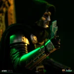 Avengers Doomsday Doctor Doom on Throne 1/10 Art Scale - Imagen 4