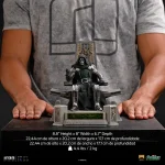 Avengers Doomsday Doctor Doom on Throne 1/10 Art Scale - Imagen 16