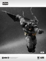 Batman – Absolute Batman 1/12 Scale Figure UP FINEGURES LPZZ - Imagen 2