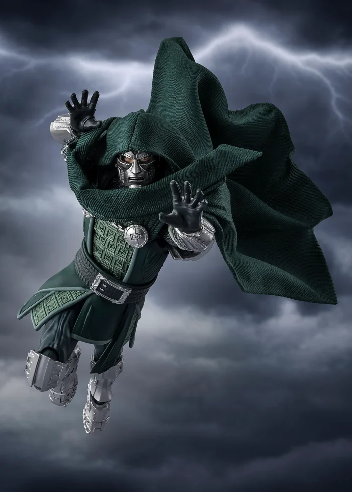 Avengers Doomsday SH Figuarts Doctor Doom - Imagen 7